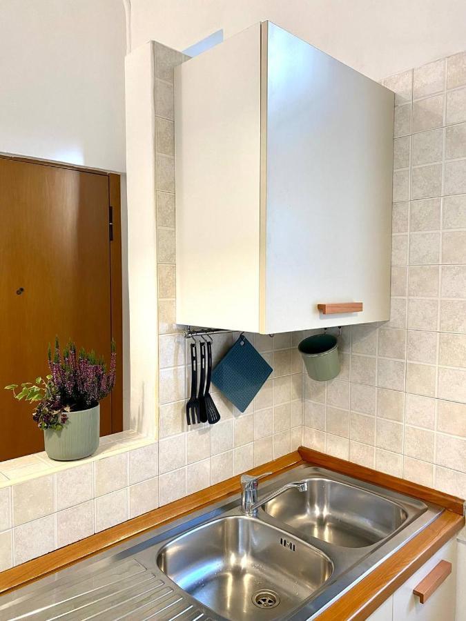 Ringhiera House Tertulliano - Free Street Parking Nearby Apartment Milan Bagian luar foto