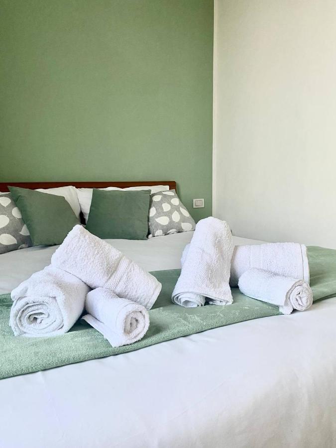 Ringhiera House Tertulliano - Free Street Parking Nearby Apartment Milan Bagian luar foto