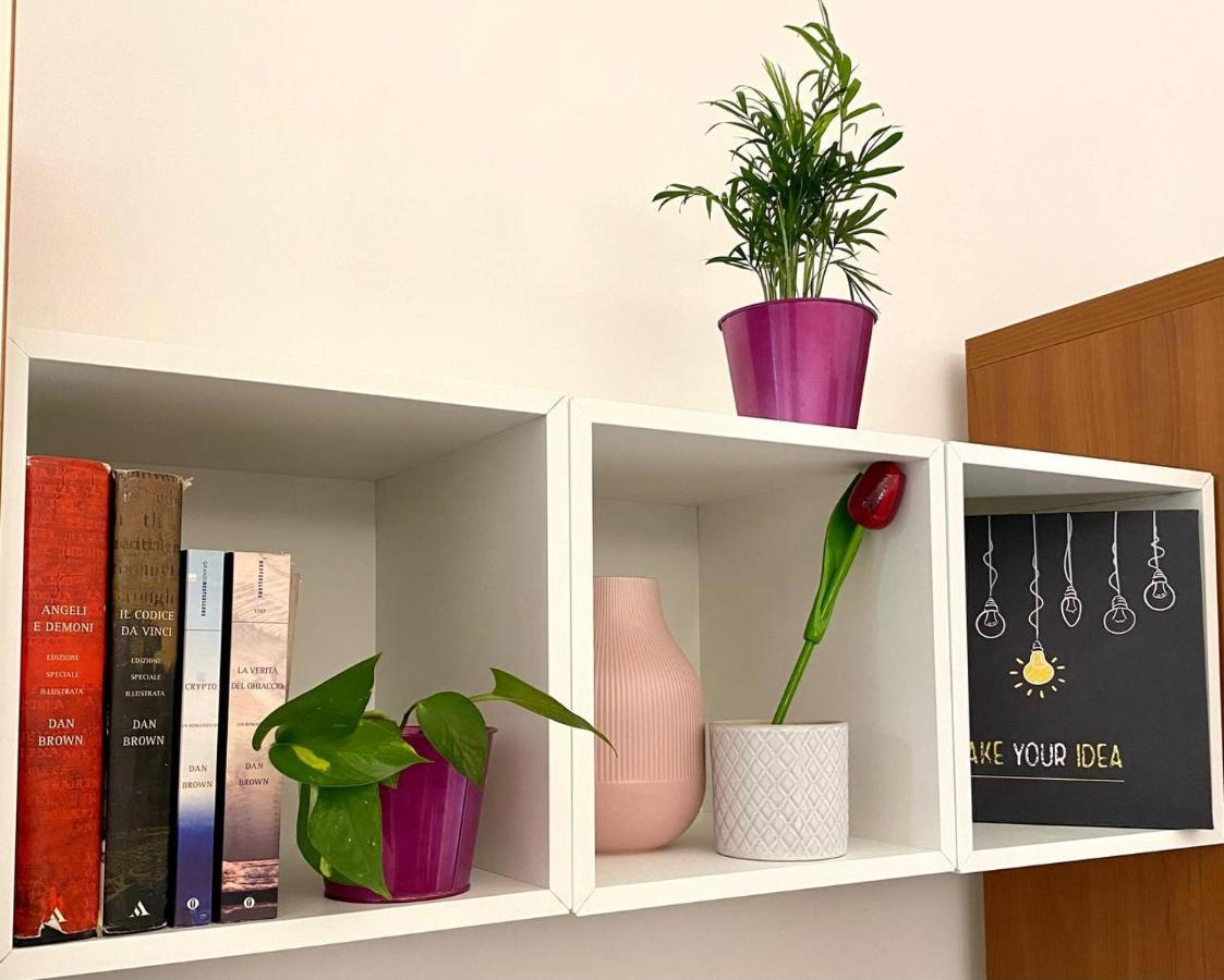 Ringhiera House Tertulliano - Free Street Parking Nearby Apartment Milan Bagian luar foto