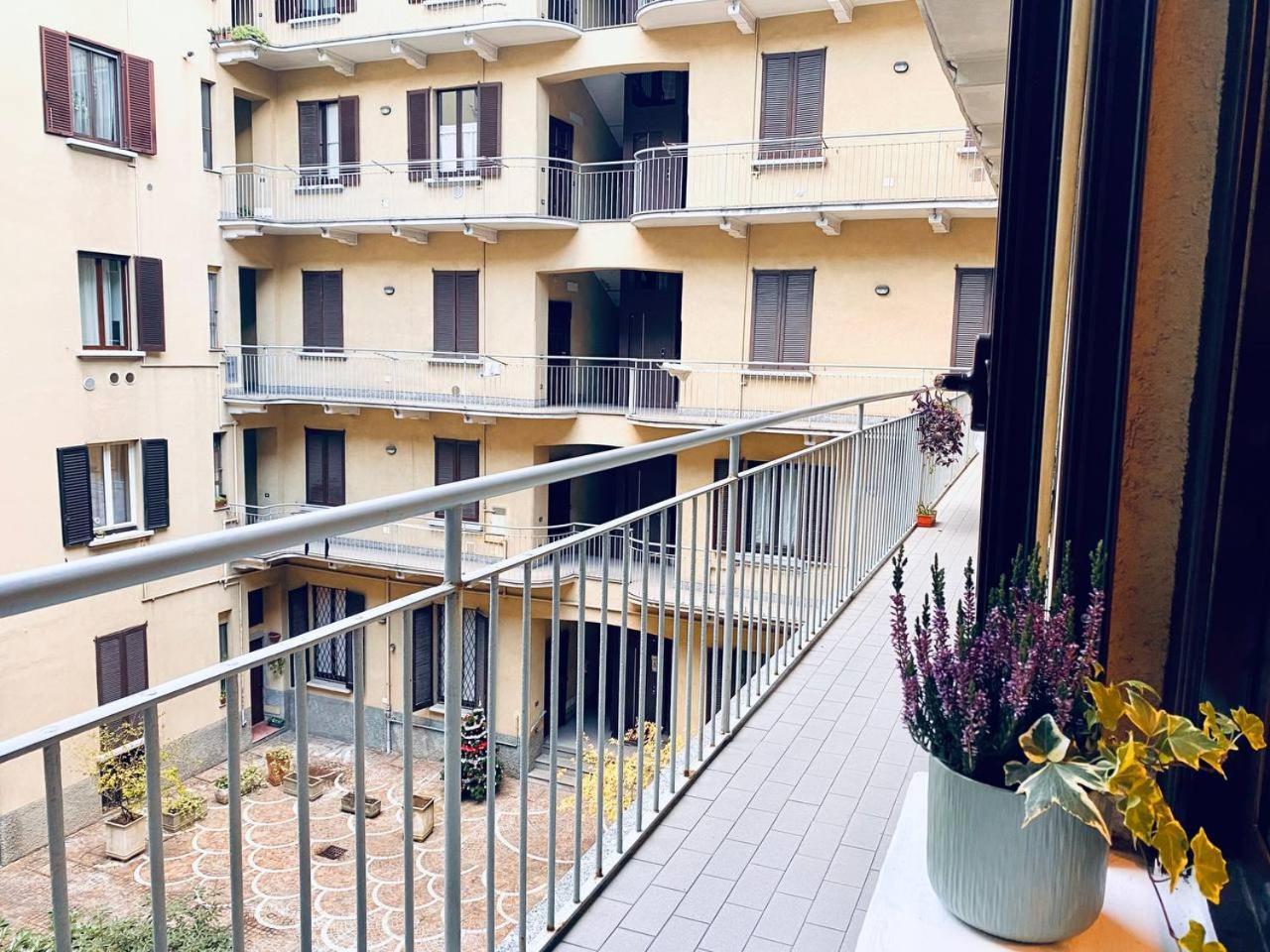Ringhiera House Tertulliano - Free Street Parking Nearby Apartment Milan Bagian luar foto